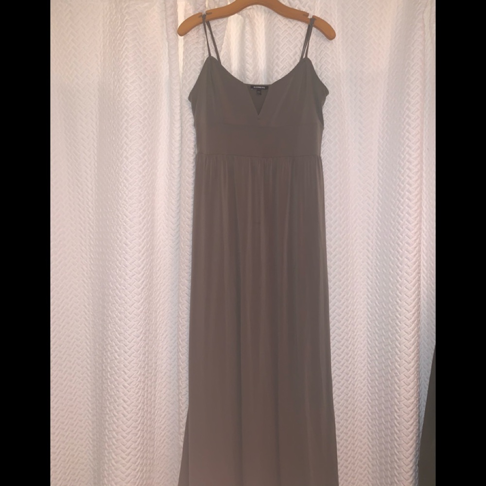 Wired V spaghetti strap maxi/split on the side.